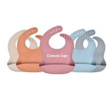 Babetes de silicone para bebês à prova d&#39;água de qualidade alimentar Limpe facilmente babadores de silicone